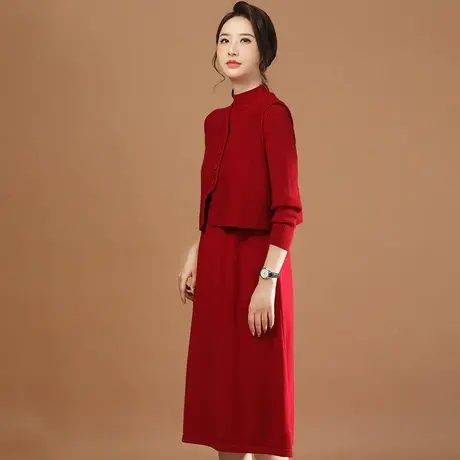 新品85折】2023冬季新款红色两件套中长款A字针织连衣裙子女图片