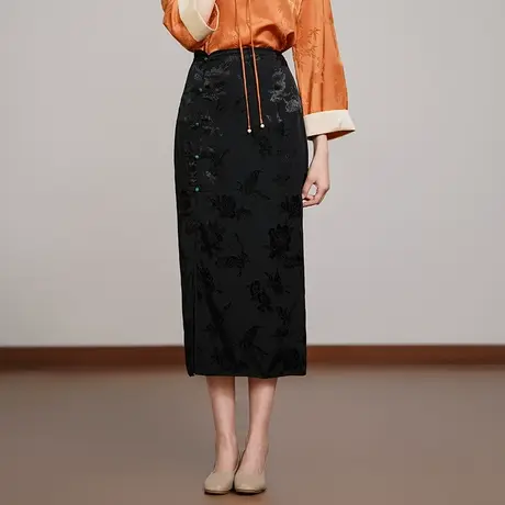 素飞春夏新款中式盘扣黑色半身裙丝滑提花设计感小众修身包臀裙子图片