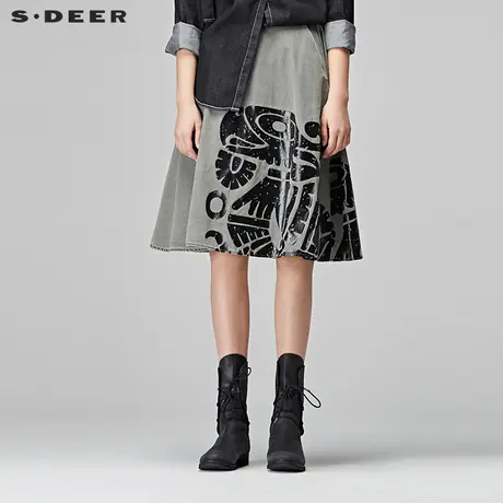 sdeer圣迪奥2018女装冬装复古质感抽象胶印装饰半身裙S17481361图片
