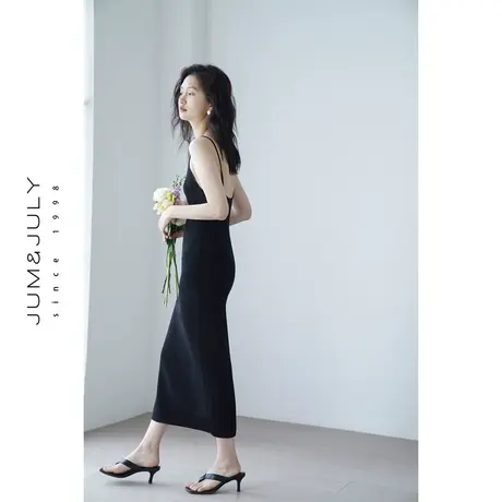 嘉茱莉2023夏季新款吊带针织连衣裙女赫本风针织裙长裙设计感小众图片